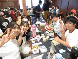 昼食の様子