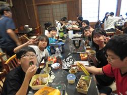 昼食の様子