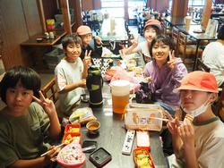 昼食の様子