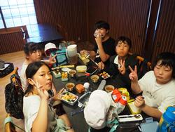 昼食の様子