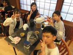 昼食の様子
