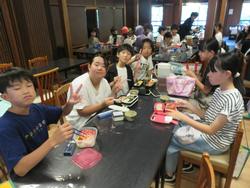 昼食の様子
