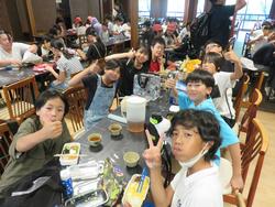 昼食の様子