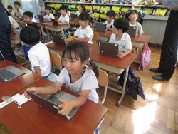 1年生タブレット使用