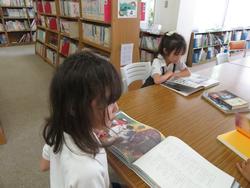 2年生 図書の時間