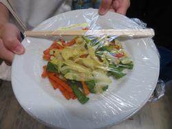 6年生から野菜炒めのプレゼント