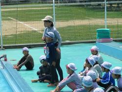 1年生着衣水泳