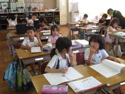 2年生通知表手渡し