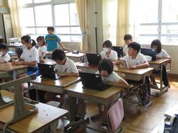 4年生通知表手渡し