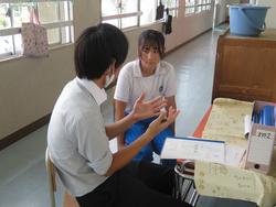5年生通知表手渡し