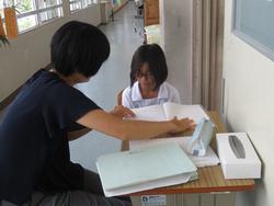 5年生通知表手渡し