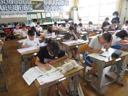 5年生通知表手渡し
