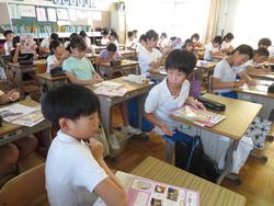 5年生学級活動の様子