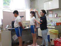 発育測定の様子