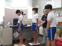 発育測定の様子