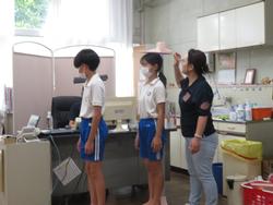 発育測定の様子