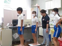 発育測定の様子