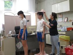 発育測定の様子