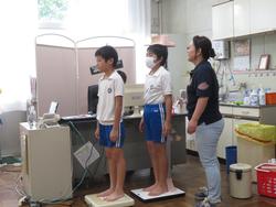 発育測定の様子