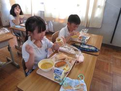 3年生給食の様子