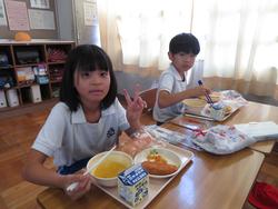 3年生給食の様子