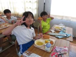 3年生給食の様子