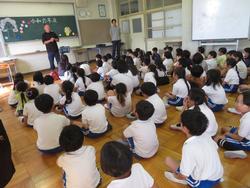 警察の方の講話