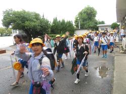 4年生ACNゴルフ見学に出発