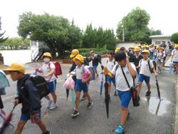 4年生ACNゴルフ見学に出発