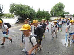 4年生ACNゴルフ見学に出発