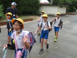 3年生ACNゴルフ見学に出発