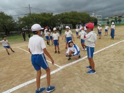 5年生紅白対抗ドッジビー大会の様子