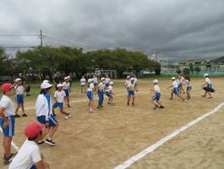 5年生紅白対抗ドッジビー大会の様子