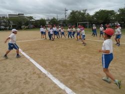5年生紅白対抗ドッジビー大会の様子