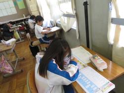 4年生国語の授業（自習）