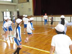 紅白対抗ドッジビー大会（4年生）