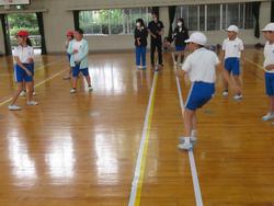 紅白対抗ドッジビー大会（4年生）