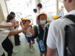 1年生下校の様子