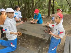 焼き板洗いの様子