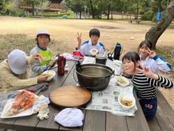 昼食（カレー）の様子