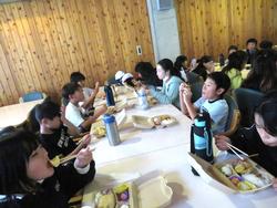 4日目の昼食の様子