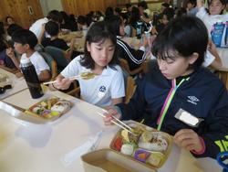 4日目の昼食の様子
