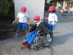 4年生車椅子体験