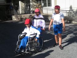4年生車椅子体験の様子