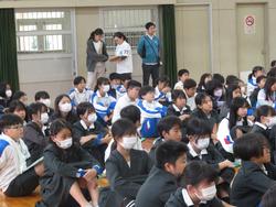 臨時集会の様子