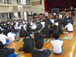 臨時集会の様子