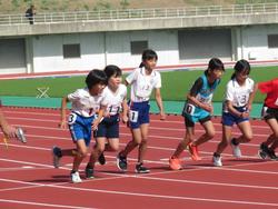北播地区小学校陸上競技記録会の様子