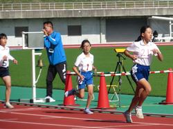 北播地区小学校陸上競技記録会の様子