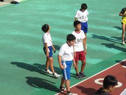 北播地区小学校陸上競技記録会の様子