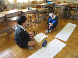 6年生「平和の詩」を画仙紙に